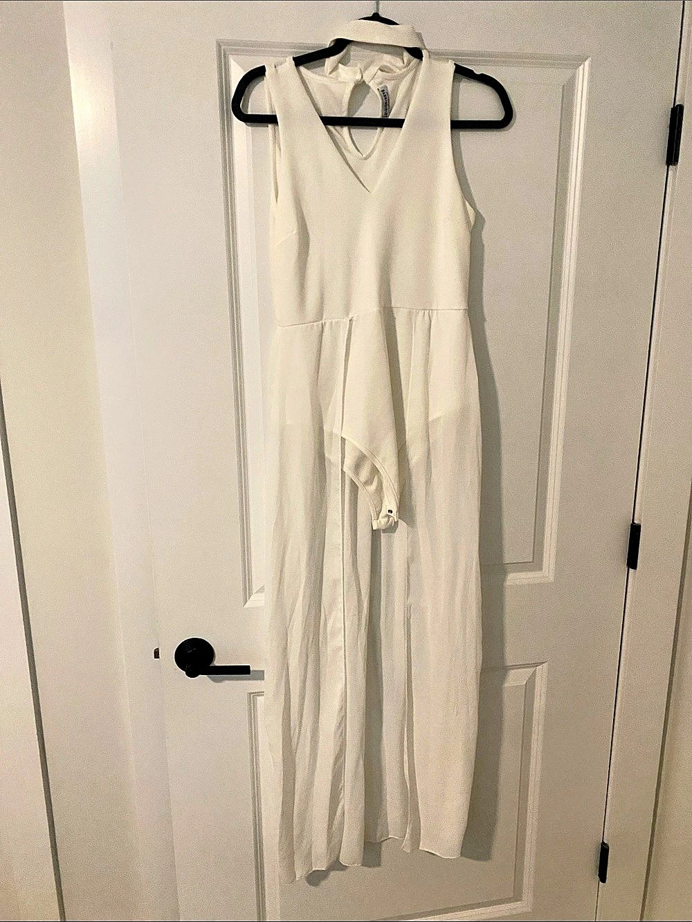 Fashion Nova Cream Sleeveless Body Suit with Flowing Train Size L